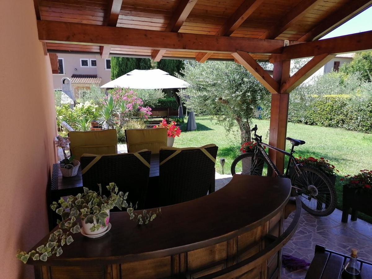 Relax Green House Ровинь Экстерьер фото