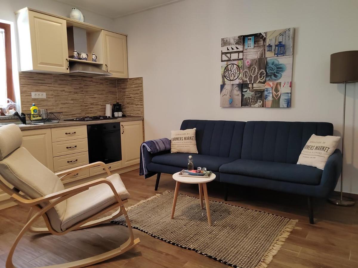 Relax Green House Ровинь Экстерьер фото