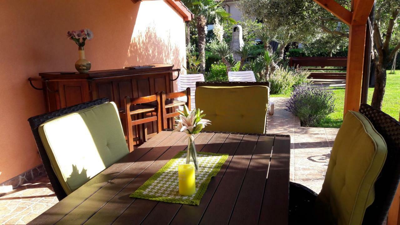 Relax Green House Ровинь Экстерьер фото